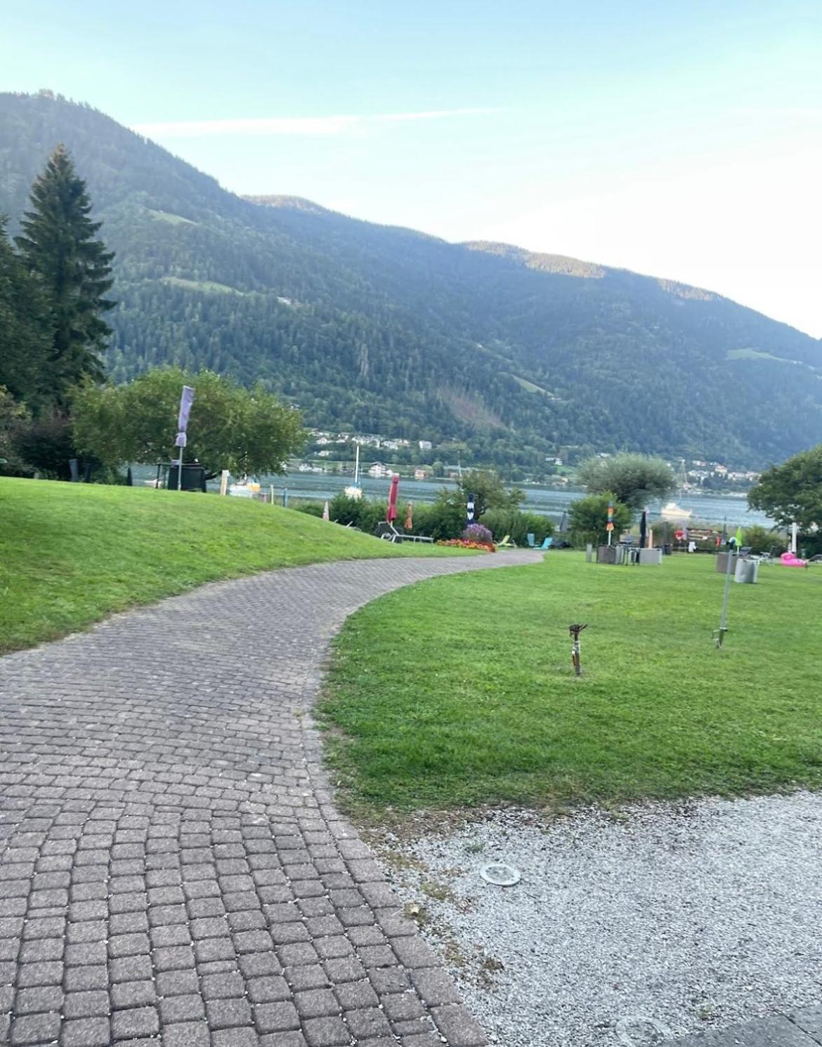 Apartment Am Ossiachersee Mit Eigenem Seezugang Landskron Exterior foto